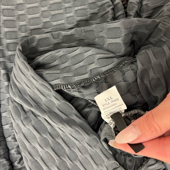 1X O to 5 grey textured stretch gym leggings - Picture 4 of 5